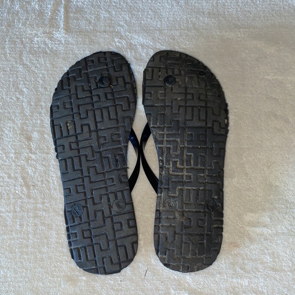 Tommy Hilfiger Black Flip Flop Sandals - Picture 6 of 6